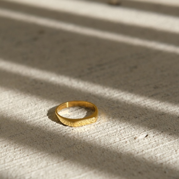 18K Gold Plated Band Ring - Picture 2 of 8